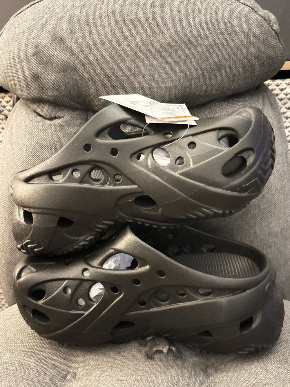 CROCS CAGED CLOGS BLACK, size W9